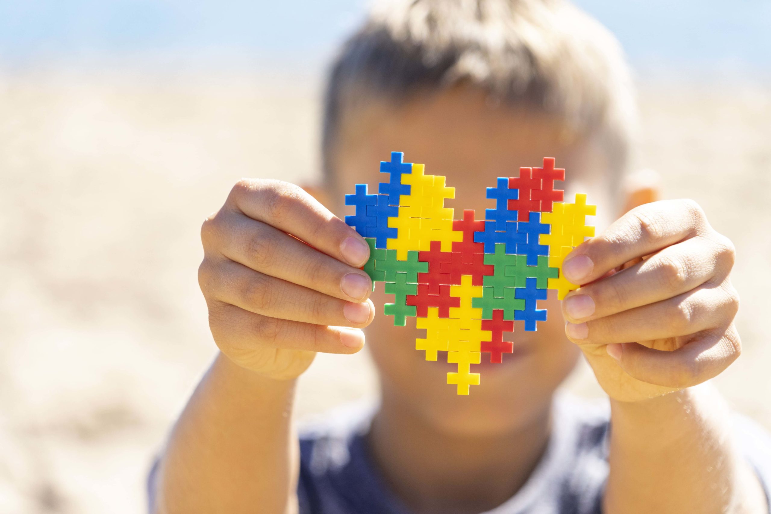 Cerca de 25% dos transtornos de espectro autista são causados por condição genética. Em alguns casos, podem ser acompanhados por doenças metabólicas