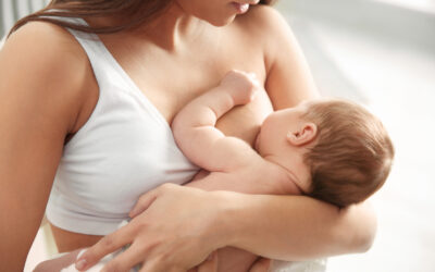 Agosto Dourado reforça a atenção sobre exames que ajudam a garantir a saúde da mãe e do bebê na amamentação