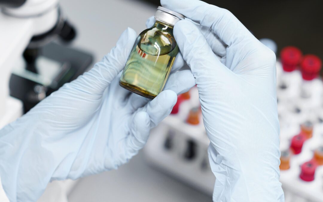 Anvisa autoriza produção de etanol farmacêutico em 604 farmácias. Medida busca ampliar tratamento contra intoxicações por bebidas adulteradas