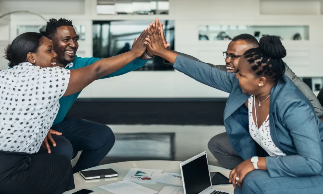 Grupo Sabin alcança meta de liderança preta e reforça compromisso com a diversidade  Companhia atinge 10,1% de pessoas pretas em cargos de liderança, ultrapassando a média nacional