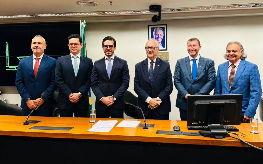 Audiência Pública na Câmara dos Deputados debate os impactos da Resolução GECEX nº 852/2026 sobre o custo de dispositivos médicos e o acesso à saúde