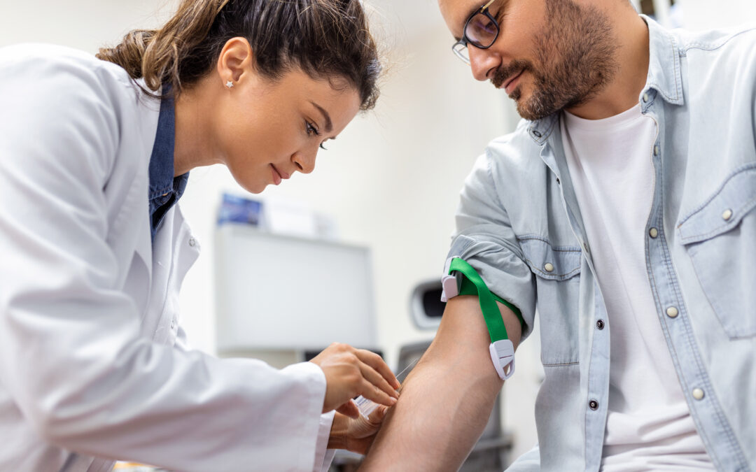Exame de sangue antes da cirurgia ajuda a identificar riscos; entenda